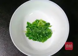 Illustration of how to make dumpling skin noodle soup (baby food supplement) 4