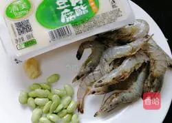 Illustration of how to make shrimp and tofu soup 1