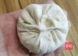 Illustration of how to make leek and egg buns 19
