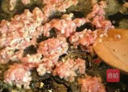 Illustration of how to make tomato meat sauce pasta 5