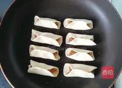 Illustration of how to make pork-stuffed pot stickers 9
