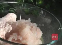 Illustration of how to make vegetable and fish ball soup 11