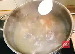 Peanut Lotus Root Pork Rib Soup Recipe Illustration 10