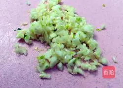 Illustration of how to make red oil belly shreds 6