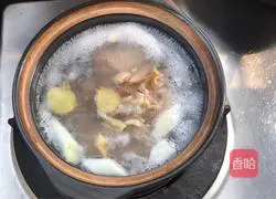 Illustration of how to make lily squid soup 10