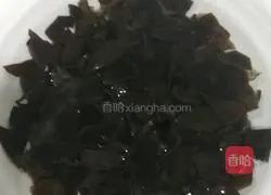 Illustration of how to make black Liubao yam porridge 1