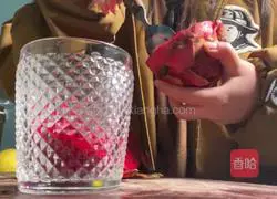 Illustration of how to make dragon fruit soda 2