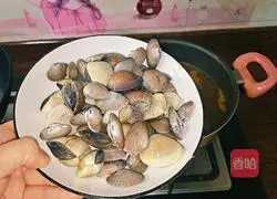 Thai Seafood Tom Yum Soup Recipe Illustration 5