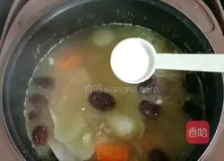 Illustration of how to make submarine coconut yam chicken soup 15