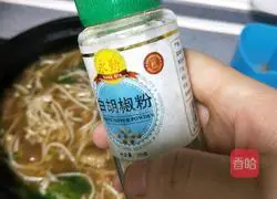 Illustration of how to make enoki mushroom and bamboo fungus soup 19