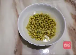 Illustration of making red date soy milk that nourishes the liver and spleen 2