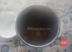 Red dates Illustration of how to make Tremella Peach Gum and Longan Soup 7