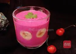 Illustration of how to make dragon fruit banana yogurt cup 8
