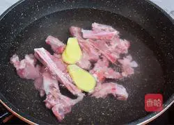 Pork Bone Mushroom Soup Recipe Illustration 2