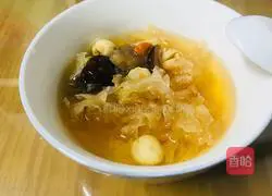 Illustration of how to make red dates, white fungus and lotus seed soup 9