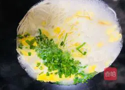 Mom's taste, how to make scallion and egg silver noodles 3