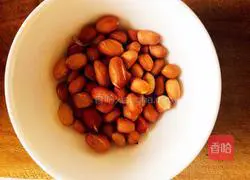 Illustration of how to make cold spinach with nuts 4