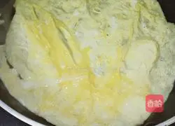 Illustration of how to make shrimp, egg and leek box 5