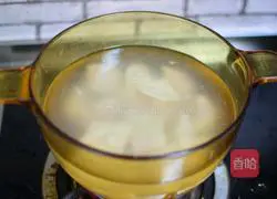 Illustration of how to make sour soup wontons 13