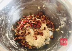 Illustration of how to make chia seed and red date scone 8