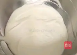 Illustration of how to make black tea milk cover 11