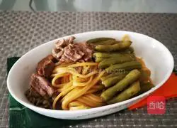 Illustration of Braised Beef and Bean Noodles 7