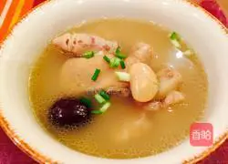 Snow pea, squid and pig's trotters soup recipe 8