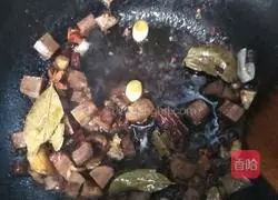 Illustration of how to make beef noodles 9