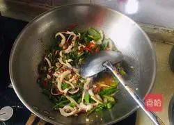 Illustration of how to make fried shredded squid with green pepper 8