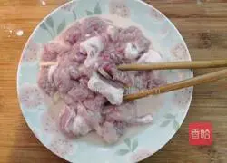 Illustration of how to make mushroom and wolfberry lean meat soup 7