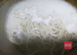 Illustration of how to make spicy bamboo shoots fried noodles 1