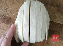 Illustration of how to make fried steamed bun slices 2
