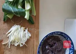 Illustration of how to make pork liver noodles 1
