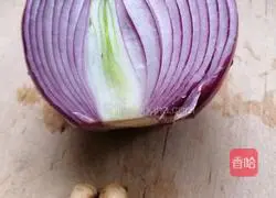 Illustration of how to make pork and fennel dumplings 3