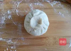 Illustration of how to make fennel and egg stuffed buns 14