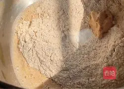 Illustration of how to make whole wheat steamed buns 1