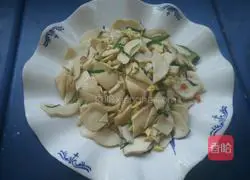 Illustration of how to make scrambled eggs with king oyster mushrooms 13