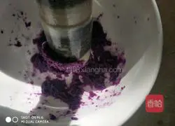 Illustration of how to make baby spinach noodles and purple potato noodles 3