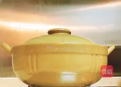 Illustration of how to make abalone stewed chicken 2