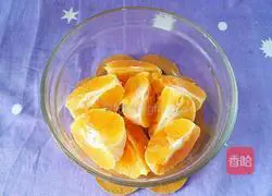 Illustration of how to make orange milk pancakes (little bear head shape) 2