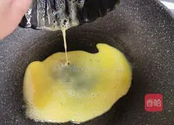 Illustration of how to make Longxu Noodles in sour soup 3