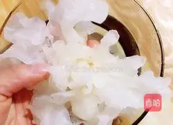 Illustration of how to make corn, sweet potato and white fungus soup 8