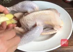 Illustration of the recipe of special salt-baked chicken 6