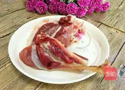 Illustration of how to make mutton fried noodles 1