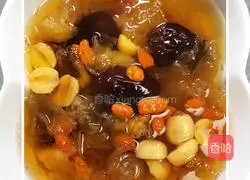 Illustration of how to make Tremella and Lotus Seed Soup 6