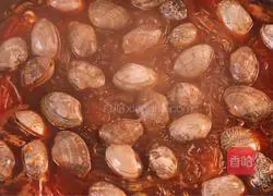 Illustration of how to make flower nail powder 5