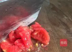 Illustration of how to make tomato and cucumber juice 6