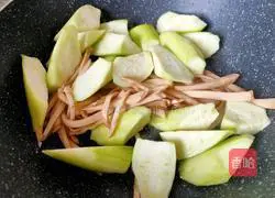 Illustration of how to make kohlrabi and luffa soup 7