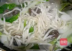 Illustration of how to make clam and vegetable noodles 5