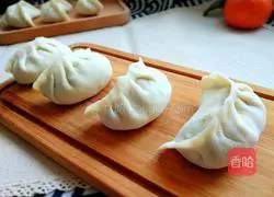 Illustration of how to make leek, egg and shrimp dumplings 10